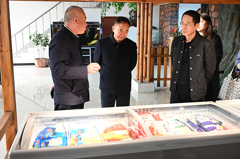 錦州市市場(chǎng)監(jiān)督管理局吳局長(zhǎng)一行到公司調(diào)研