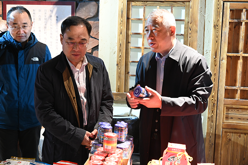 退役軍人事務(wù)部局談云鵬局長(zhǎng)到公司調(diào)研