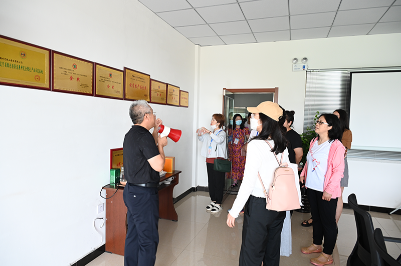 渤海大學(xué)食品學(xué)院教師到公司考察