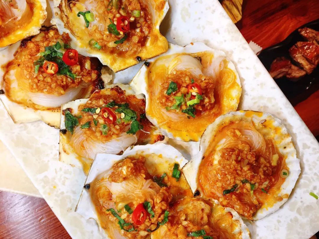 ホタテ（貝つき）